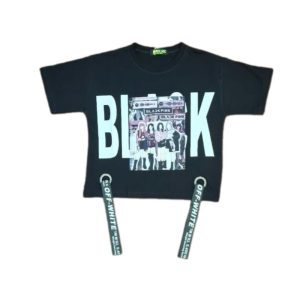 تیشرت کراپ مشکی BTS – طرح K-POP (مناسب دخترانه و پسرانه)